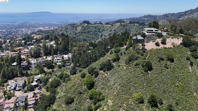 7150 Marlborough, Oakland, CA 94705