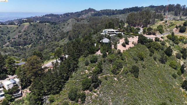 7150 Marlborough, Oakland, CA 94705