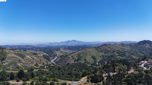 7150 Marlborough, Oakland, CA 94705