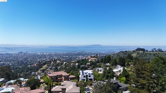 7150 Marlborough, Oakland, CA 94705