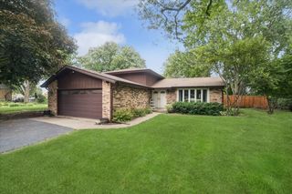 10351 Brenner Court, Naperville, IL 60564