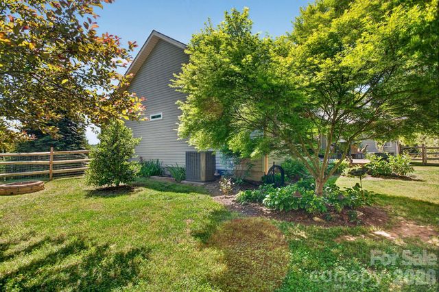 75 N Sunset Ridge Drive, Etowah, NC 28729