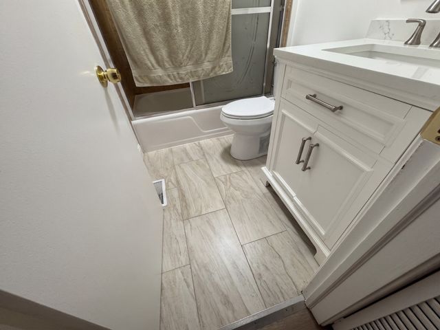 5711 W 87TH Place, Oak Lawn, IL 60453