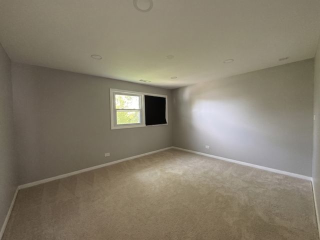 5711 W 87TH Place, Oak Lawn, IL 60453