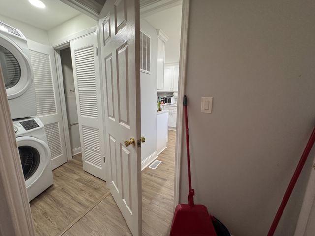 5711 W 87TH Place, Oak Lawn, IL 60453