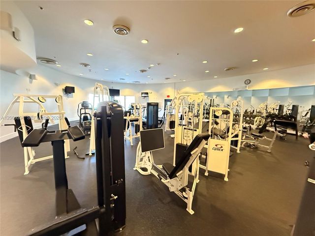 5600 Collins Avenue 16G, Miami Beach, FL 33140