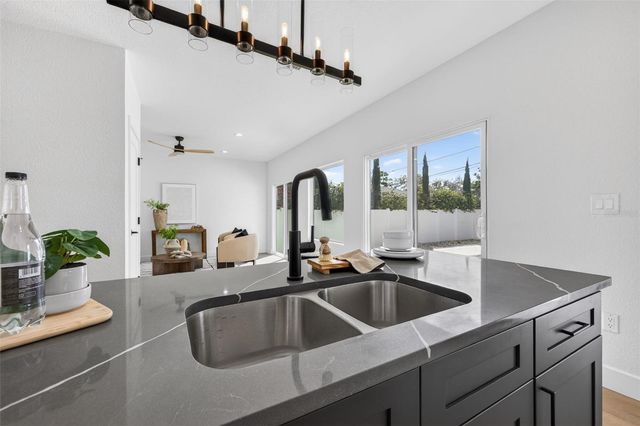 2350 2ND AVENUE N, St Petersburg, FL 33713