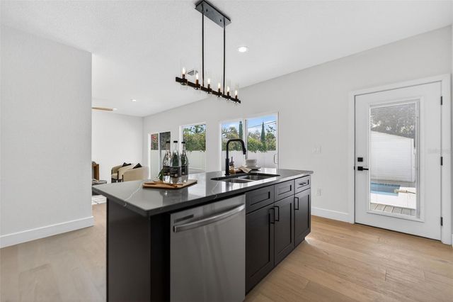 2350 2ND AVENUE N, St Petersburg, FL 33713