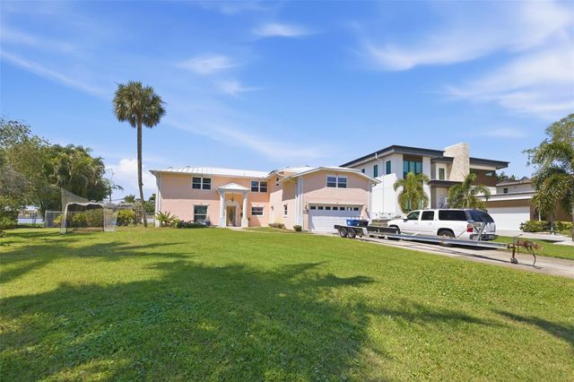 3876 SHORE ACRES BOULEVARD NE, St Petersburg, FL 33703