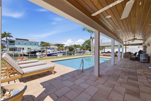 3876 SHORE ACRES BOULEVARD NE, St Petersburg, FL 33703