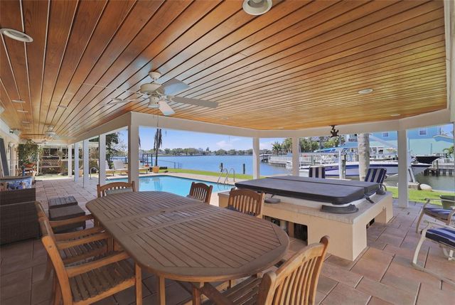 3876 SHORE ACRES BOULEVARD NE, St Petersburg, FL 33703