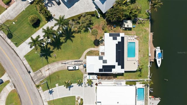 3876 SHORE ACRES BOULEVARD NE, St Petersburg, FL 33703