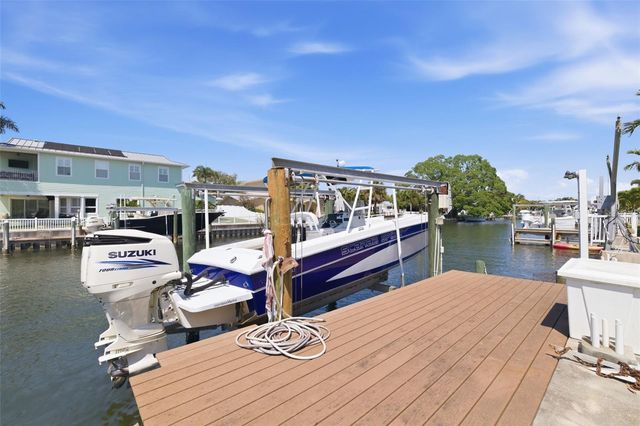 3876 SHORE ACRES BOULEVARD NE, St Petersburg, FL 33703