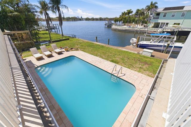 3876 SHORE ACRES BOULEVARD NE, St Petersburg, FL 33703