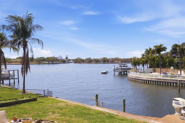 3876 SHORE ACRES BOULEVARD NE, St Petersburg, FL 33703