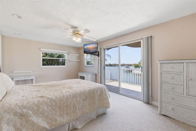 3876 SHORE ACRES BOULEVARD NE, St Petersburg, FL 33703