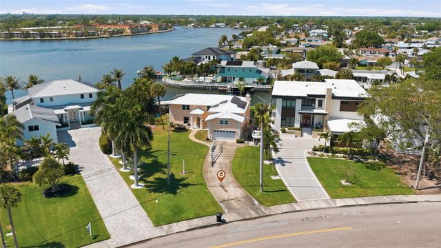 3876 SHORE ACRES BOULEVARD NE, St Petersburg, FL 33703