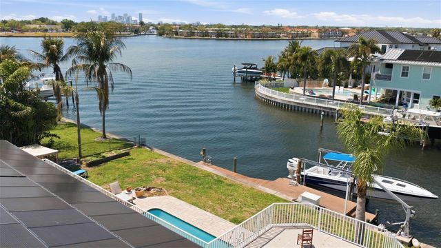3876 SHORE ACRES BOULEVARD NE, St Petersburg, FL 33703