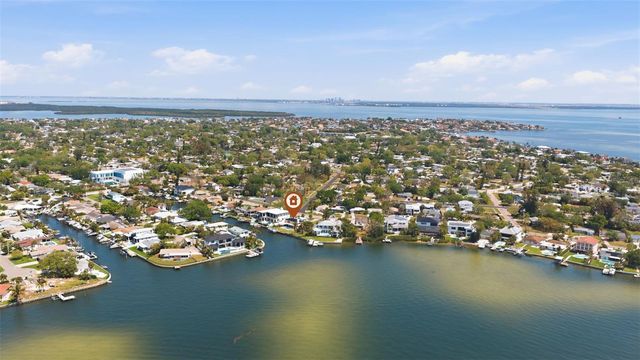 3876 SHORE ACRES BOULEVARD NE, St Petersburg, FL 33703