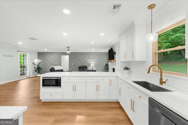 330 Monivea Lane, Roswell, GA 30075