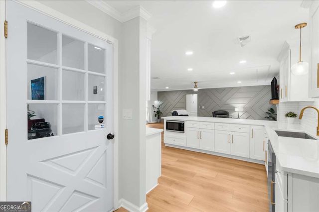 330 Monivea Lane, Roswell, GA 30075