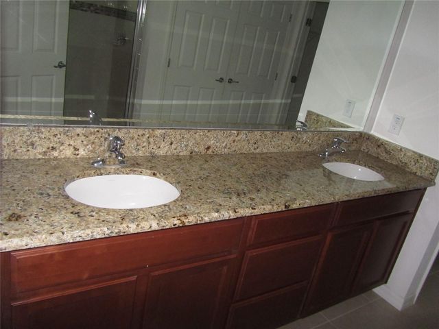 365 BLUE LAKE CIRCLE, Kissimmee, FL 34758