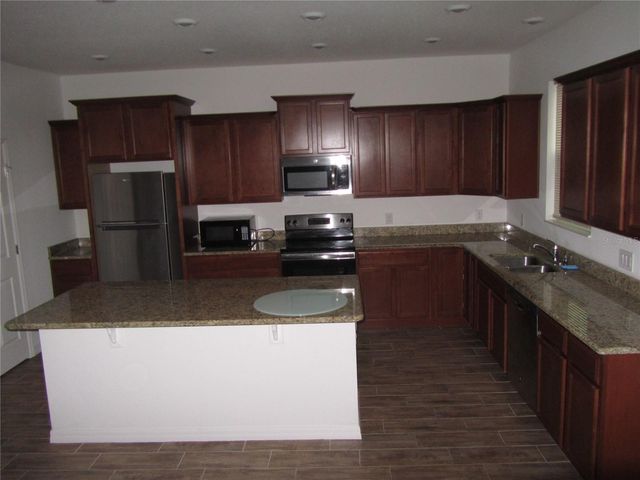 365 BLUE LAKE CIRCLE, Kissimmee, FL 34758