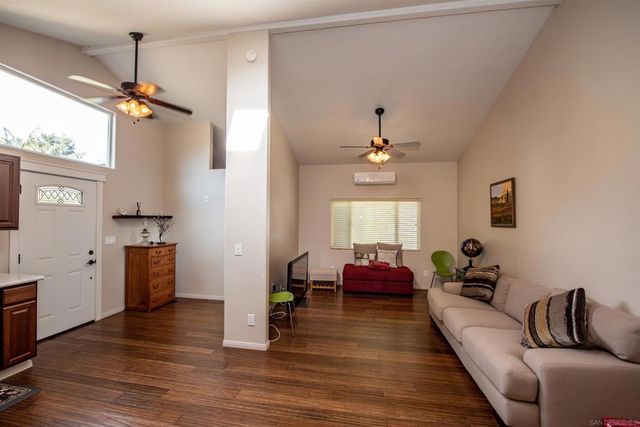 6406 08 N Radio Dr, San Diego, CA 92114