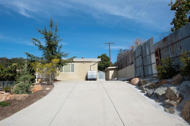 6406 08 N Radio Dr, San Diego, CA 92114