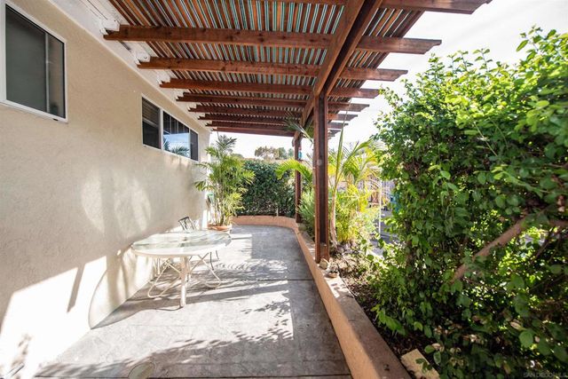 6406 08 N Radio Dr, San Diego, CA 92114