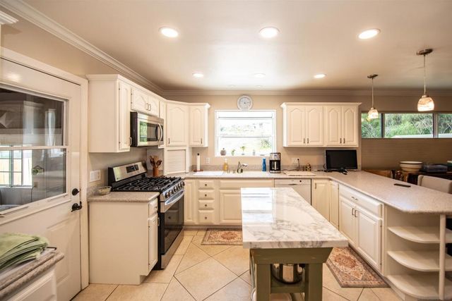 6406 08 N Radio Dr, San Diego, CA 92114