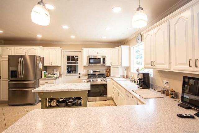 6406 08 N Radio Dr, San Diego, CA 92114