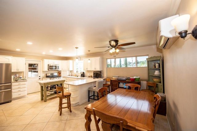 6406 08 N Radio Dr, San Diego, CA 92114