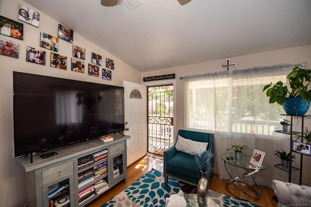 6406 08 N Radio Dr, San Diego, CA 92114