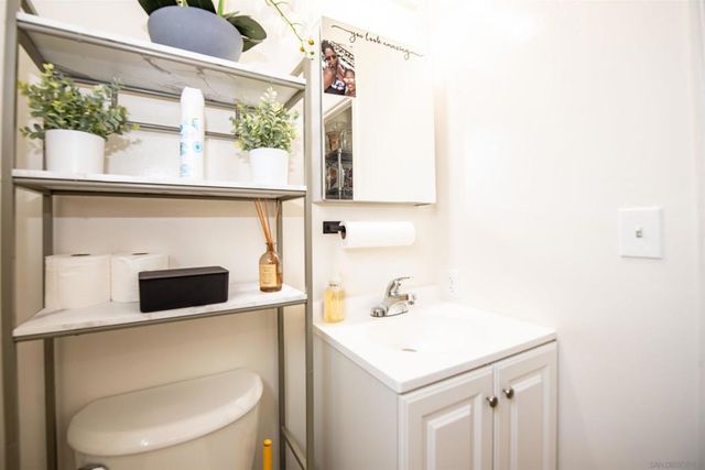 6406 08 N Radio Dr, San Diego, CA 92114