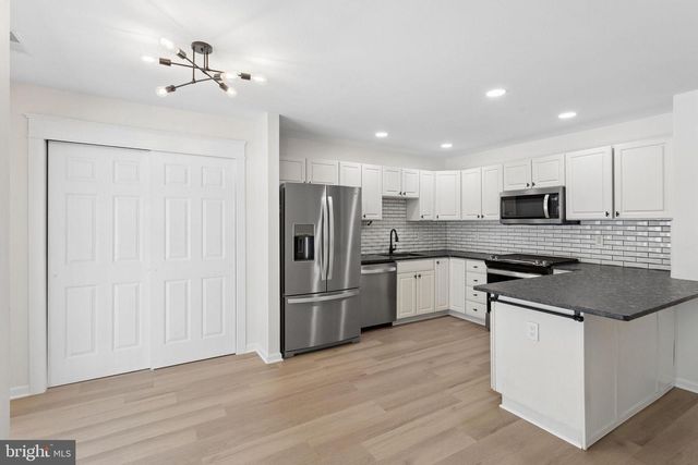771 BARTON RUN BLVD, Marlton, NJ 08053