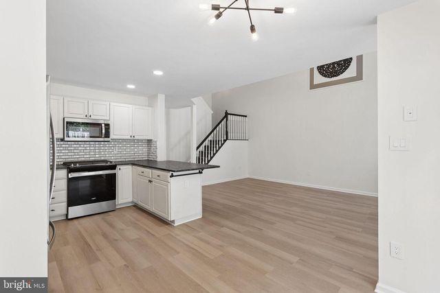 771 BARTON RUN BLVD, Marlton, NJ 08053