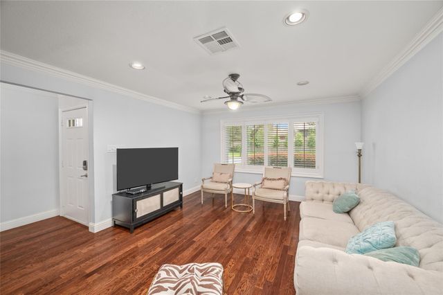 4002 Drummond Street, Houston, TX 77025