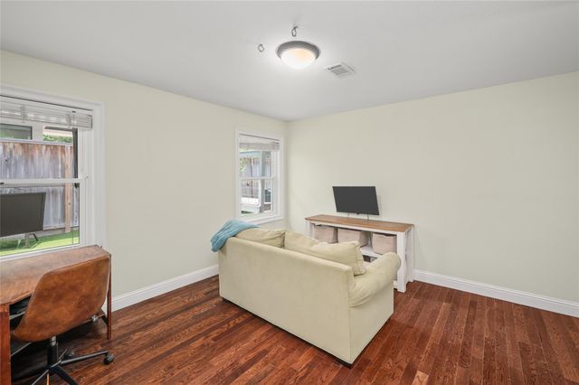 4002 Drummond Street, Houston, TX 77025