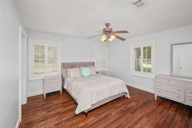 4002 Drummond Street, Houston, TX 77025