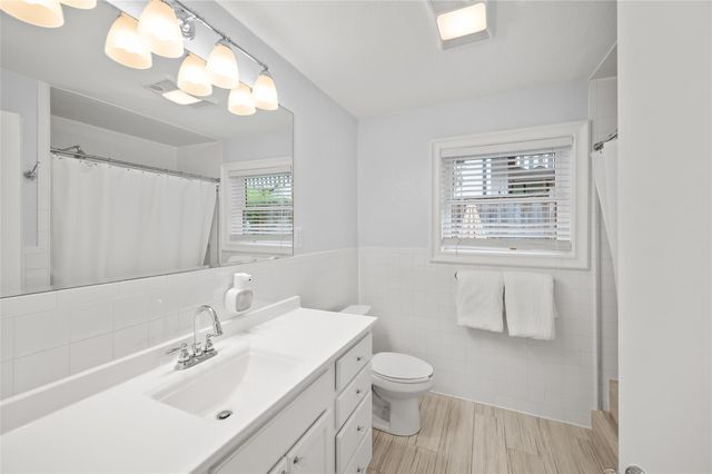 4002 Drummond Street, Houston, TX 77025