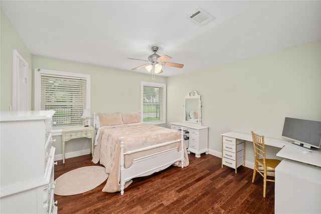4002 Drummond Street, Houston, TX 77025