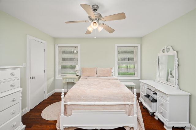 4002 Drummond Street, Houston, TX 77025