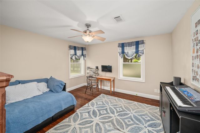 4002 Drummond Street, Houston, TX 77025