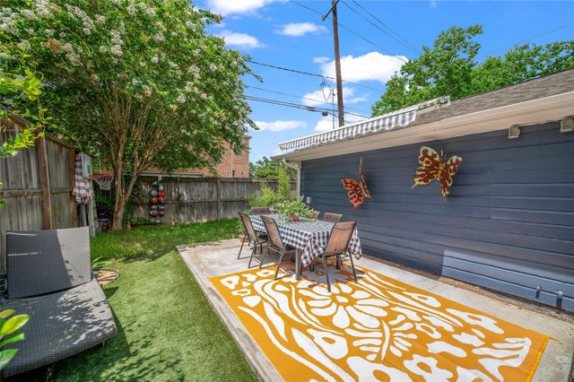 4002 Drummond Street, Houston, TX 77025