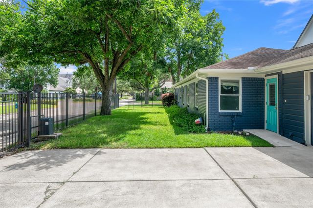 4002 Drummond Street, Houston, TX 77025