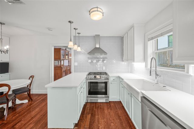 4002 Drummond Street, Houston, TX 77025