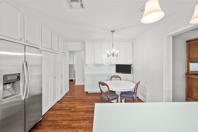 4002 Drummond Street, Houston, TX 77025