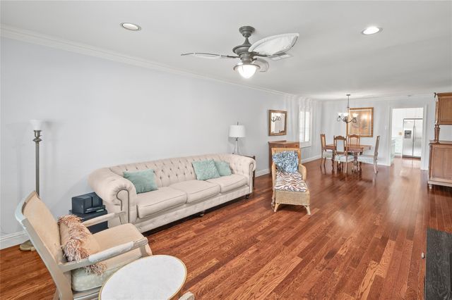 4002 Drummond Street, Houston, TX 77025