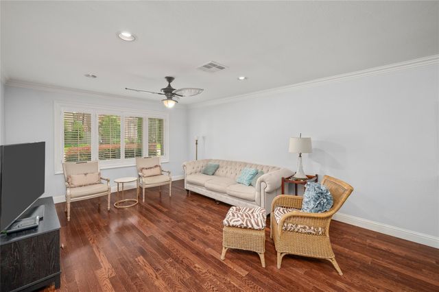 4002 Drummond Street, Houston, TX 77025